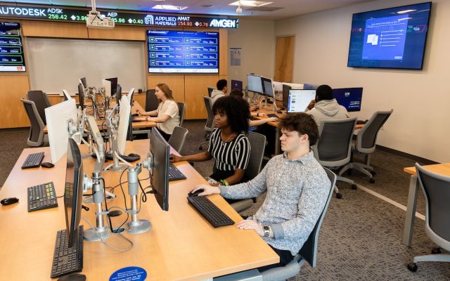 Students working in the Business School Finance Lab